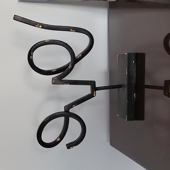 LOVE sign - Picture 2 of 3